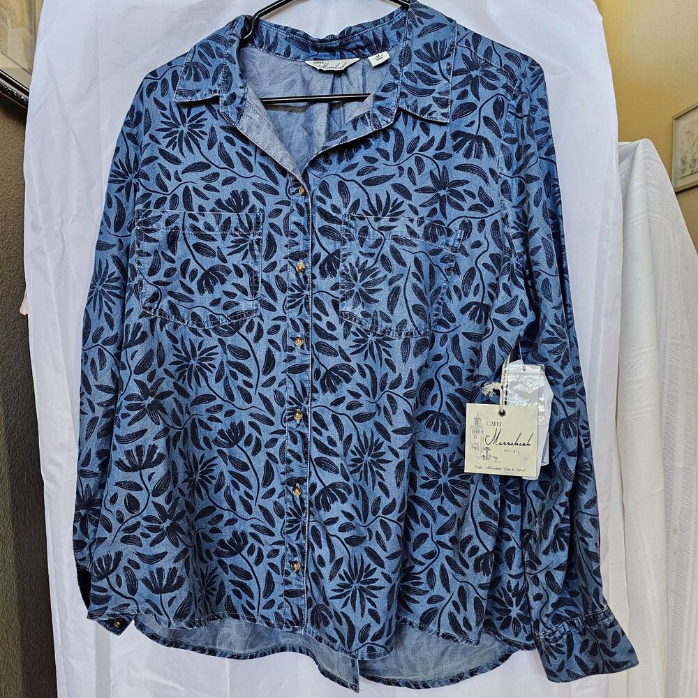 NWT Caffé Marrakesh Size Medium Blue Floral Chambray Long Sleeve Button Down